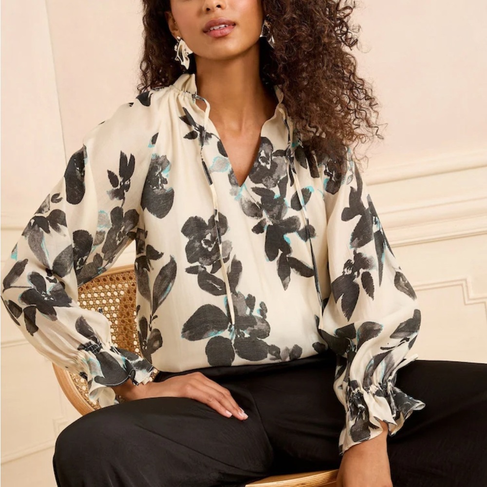 NWT Ghospell Green and Cream Floral Women's Blouse